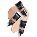 Lightweight and creamy, foundation goes on smooth with a demi-matte finish that lasts up to 24 hours, hiding imperfections for a smooth, clear complexion